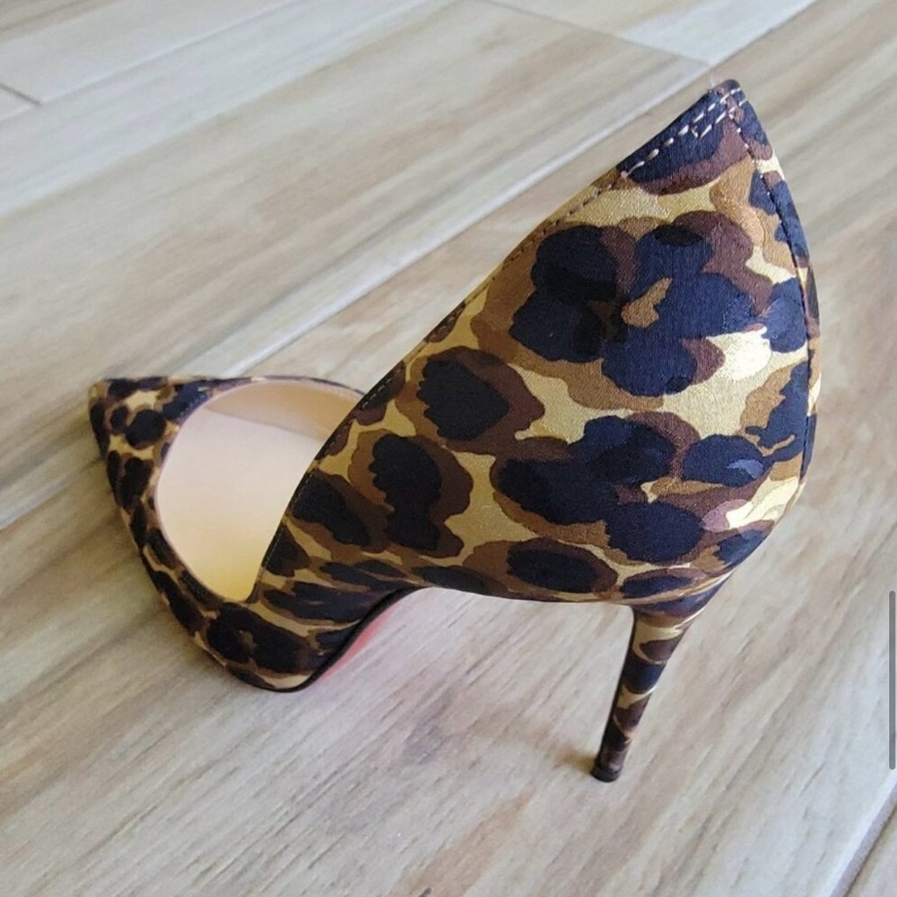 Christian Louboutin Iriza 100 Brown Silk Leopard
Sandal Heels Eur. 35.5 - Picture 8 of 16